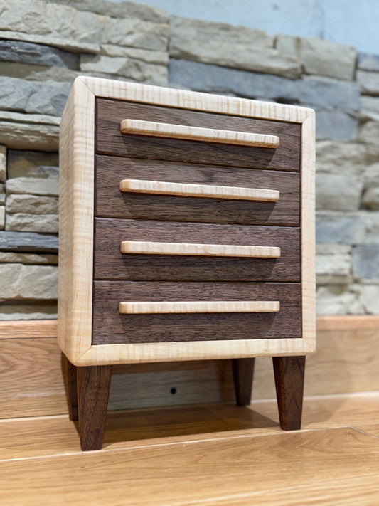 Keepsake/ Jewelry stand 1 of 1