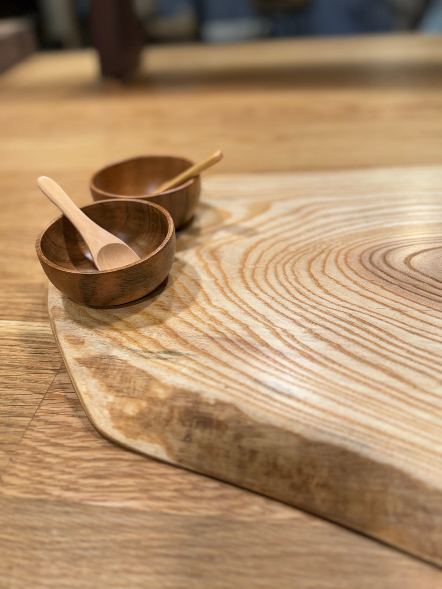 Ash Charcuterie Board w/ 2 wooden bowls & spoons — item# 5543